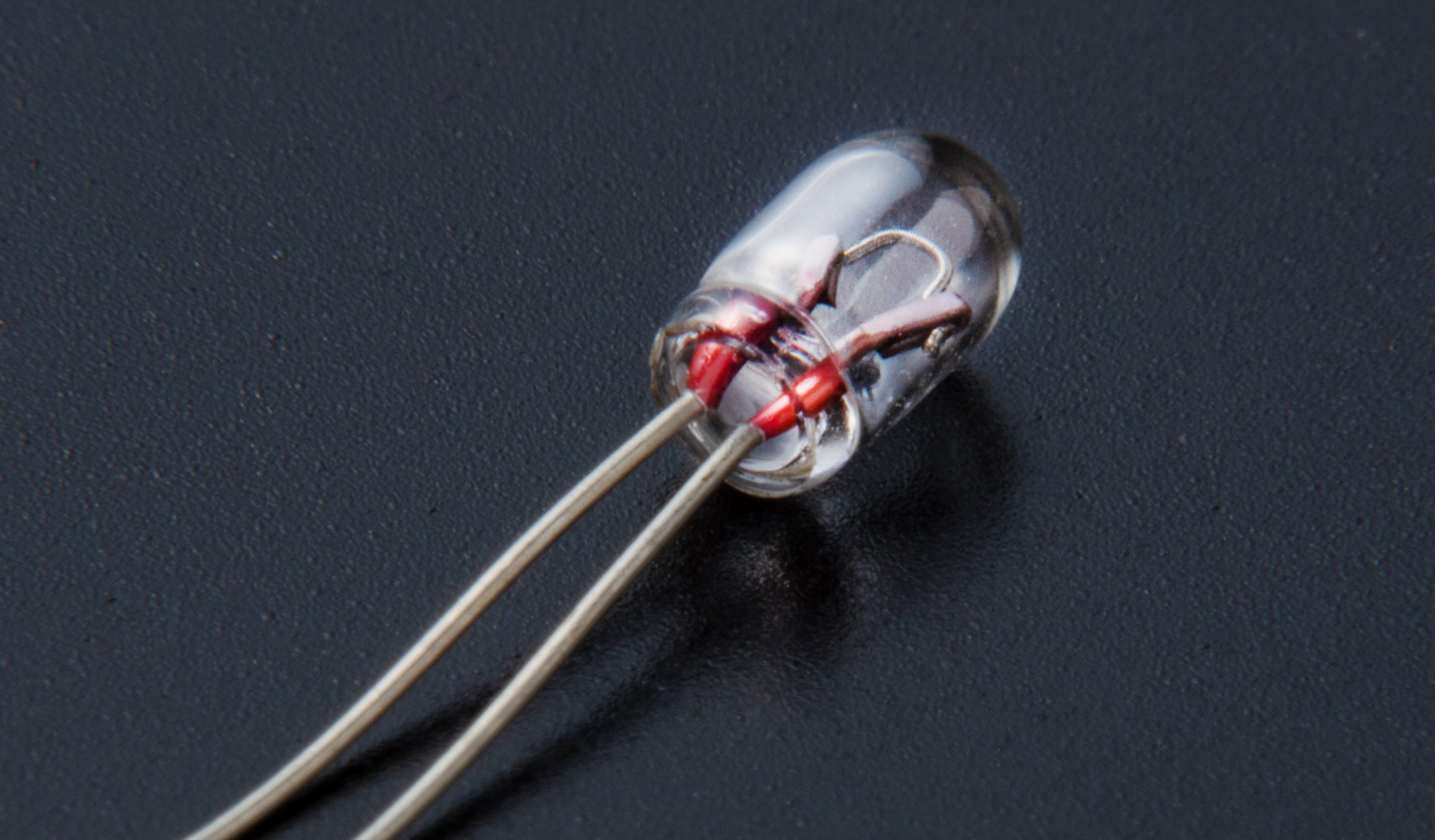 NDIRセンサー用ランプ(白熱電球)の商品例 NDIRセンサー用ランプ(白熱電球)の商品の一例